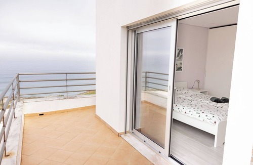 Torres Vedras House | Beachfront home with spectacular views, Santa Cruz