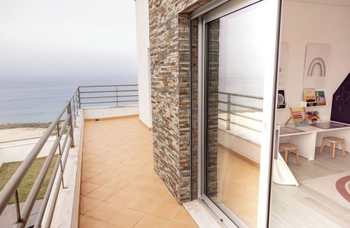 Torres Vedras House | Beachfront home with spectacular views, Santa Cruz