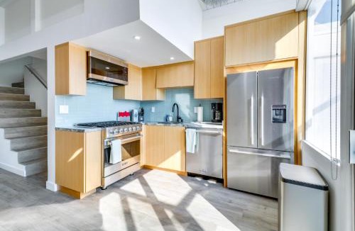 Central Malibu Apartment | Beachfront Malibu Apartment with Ocean-View Balcony