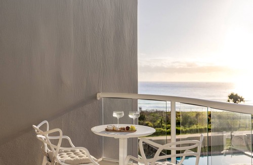 Palm Beach Apartment | Beachfront Studio ~ Azure Beachfront Bliss