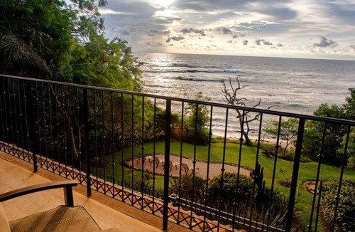 Playa Langosta Apartment | ♆Beachfront, Sunset, & Ocean Views with Elevator♆