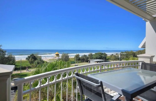 Broadbeach Apartment | Beachfront two storey penthouse apartment. Family friendly. Spectacular views!