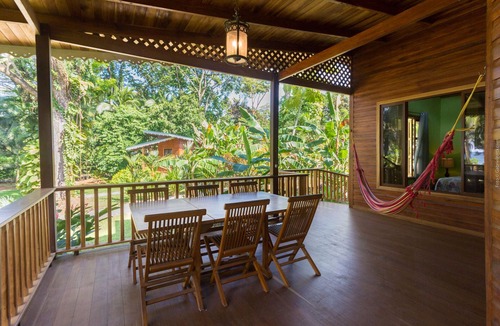 Puerto Viejo de Talamanca Ski Chalet | Beachfront Villa Seabreeze with AC & Pool