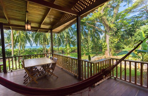 Puerto Viejo de Talamanca Ski Chalet | Beachfront Villas Puerto Viejo with AC & Pool!