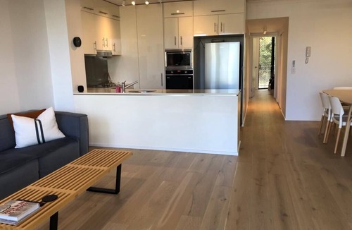 Gold Coast Apartment | Beachside Bliss - Modern 2 bedroom 2 bathroom Apartment in Miami