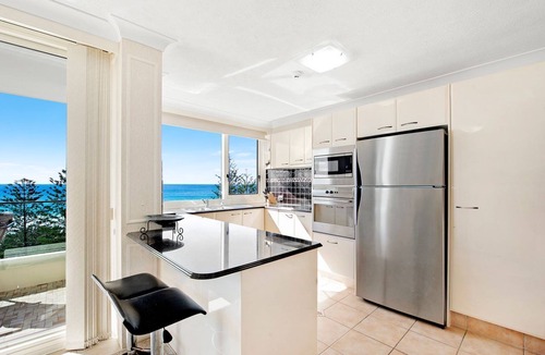 Burleigh Heads Apartment | Beachside Getaway, Southern Cross Seventh Floor