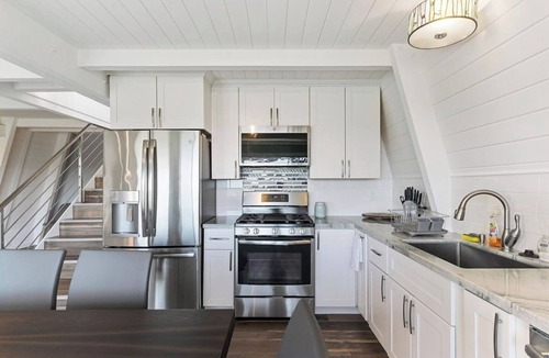 Half Moon Bay House | Beachview Holiday Family Retreat | Steps to Sand