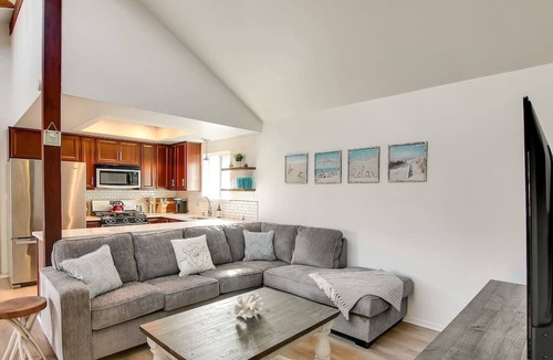 Carpinteria House | Beachy & Spacious Home in Carp