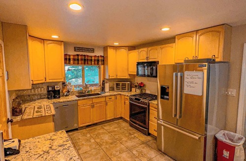 Sierra Cedars Cabin | Bear Bottoms Family Cabin-Huge GAME ROOM!