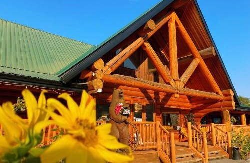 Cache Creek Hotel | Bear's Claw Lodge