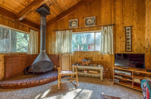 Idyllwild House | Bear's Den