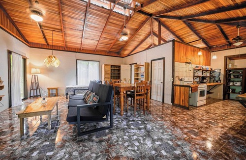 Cocles House | beautiful 2 floor house - a min walk to beach