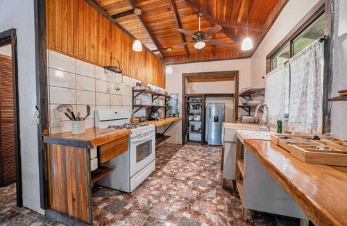 Cocles House | beautiful 2 floor house - a min walk to beach