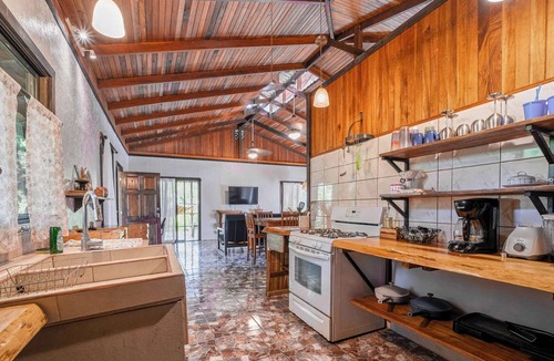 Cocles House | beautiful 2 floor house - a min walk to beach