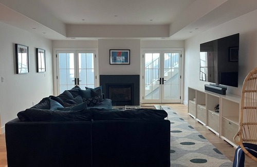 Downtown Apartment | Beautiful Basement Apartment In Downtown Menlo Park, 5 Minutes from Stanford!