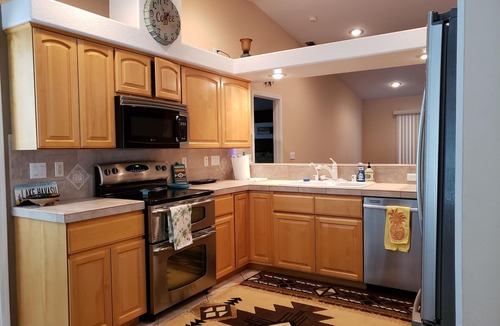 Lake Havasu City House | Beautiful custom home w pool & garage! Perfect snowbird retreat, close to all!