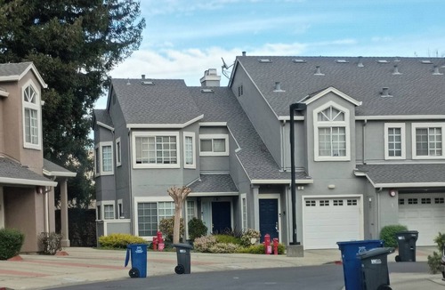 Santa Clara House | Beautiful Gated 2-bedroom 1 bath Condo with fireplace in fabulous Hayward.