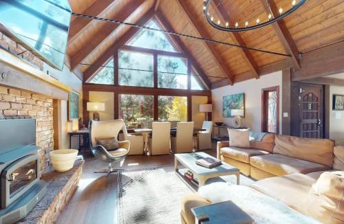 Round Hill Village House | Beautiful home near the lake & slopes with private hot tub pool table & WiFi