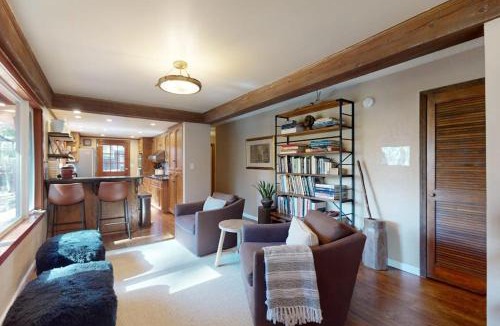 Round Hill Village House | Beautiful home near the lake & slopes with private hot tub pool table & WiFi