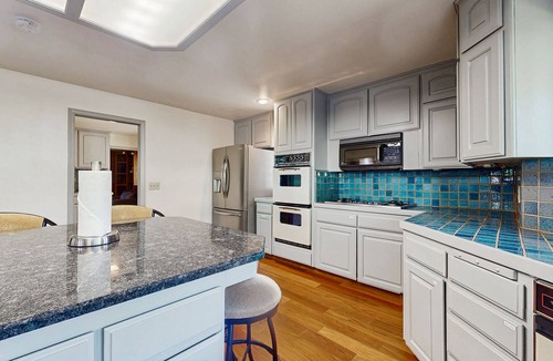 Coarsegold House | Beautiful Home on 2 Acres w/Expansive Deck, & A/C