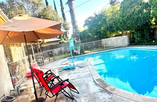 Fresno House | Beautiful Home & Pool