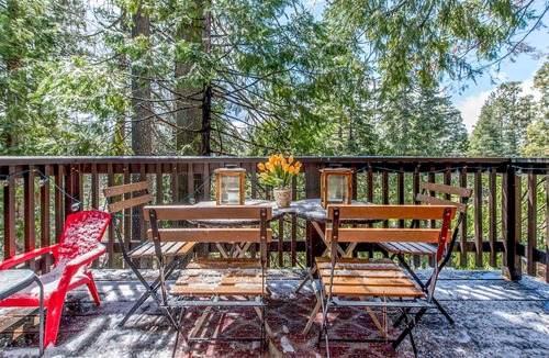 Shaver Lake Condo | Beautiful Lake & Forest Condo w/ a Fireplace, Shared Pool, & Hot Tub