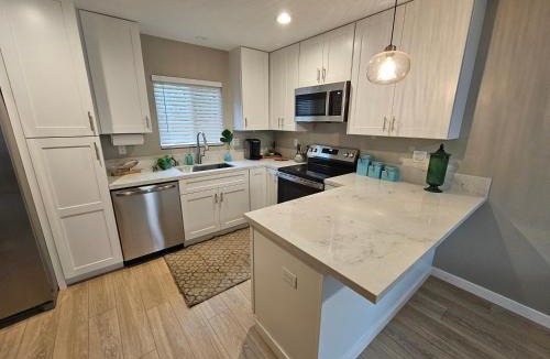 Lincoln Acres Apartment | Beautiful new construction 1br with full size appliances centrally located
