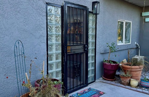 Las Vegas Apartment | BEAUTIFUL ONE BEDROOM - FREE UTILITIES AND WIFI - SAFE AND QUIET