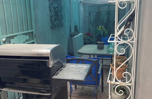 Las Vegas Apartment | BEAUTIFUL ONE BEDROOM - FREE UTILITIES AND WIFI - SAFE AND QUIET