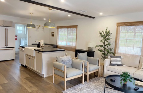 Kernville House | BEAUTIFUL, REMODELED HOME WITH EASY ACCESS TO LAKE AND RIVER - PET FRIENDLY