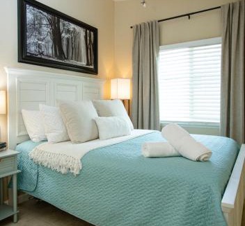 Three Rivers Apartment | Beautiful Retreat 4 Miles to Park Entrance Steps to Dining