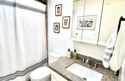 Fox Hills Condo | Beautiful room with WiFi in Culver City, only women please