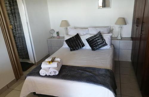 Wavecrest Apartment | Beautiful Sea View Room
