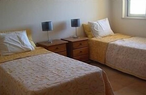 Olhao Villa | Beautiful Spacious Villa with Private Pool, Large Terrace, Lawn and BBQ
