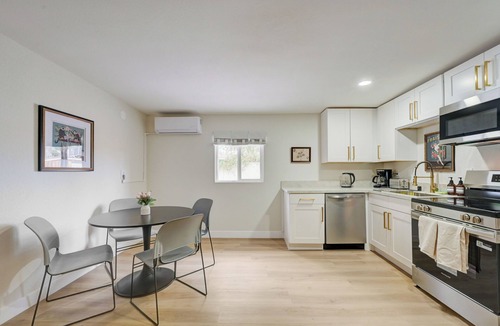 McNeil Estates Apartment | Beautiful Studio Casita in Las Vegas, close to Everything!