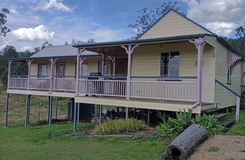 Moorang Cottage | Beautiful views in a country farm setting