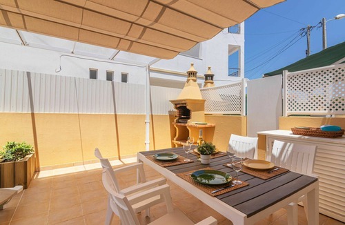 Pera House | Beautiful villa for 6 guests with WIFI, A/C, private pool, TV and balcony