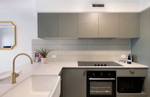 Mermaid Beach Apartment | Bel Air Modern 1 Bedroom Apartment - CoastHM