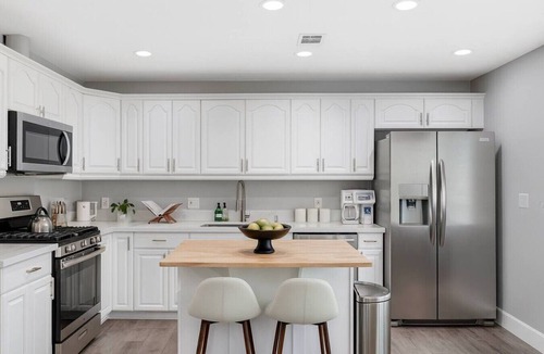Grant Hill Apartment | Bella| Pool/Spa|Downtown|Freeways|Beaches