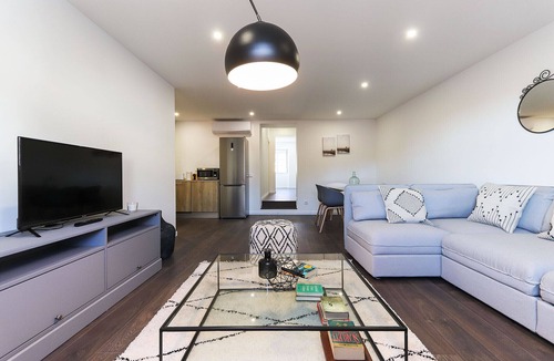 Carnide Apartment | BENFICA APARTMENTS III by HOMING