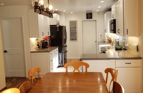 Arnold Cabin | Beo's Place a Bear Valley/Arnold/Wineries/Modern Mountain Get Away