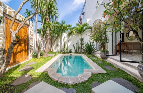 Tibubeneng Villa | Berawa Beach Villa | Private Pool | Sleeps 6