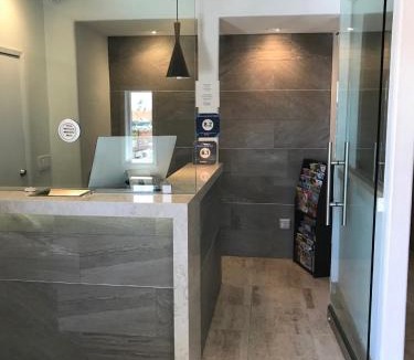 North Park Hotel | Berkshire Motor Hotel
