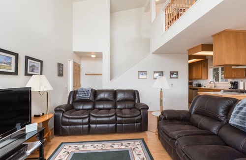 Marine Terrace House | Best Location AND Pet-Friendly! Just Steps Away From Fiscalini Ranch!