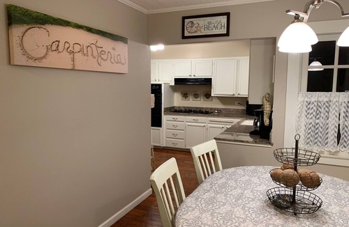 Carpinteria House | Best Santa Barbara Stay ~The Carpinteria Beach House~ 5 Stars: Perfect Location