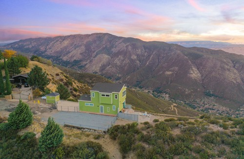 Julian Cottage | Best Views in Julian. Modern Cottage with Cliffside Hot Tub & Glass Sauna
