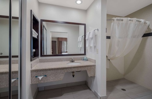 Norwalk Hotel | Best Western Norwalk Inn