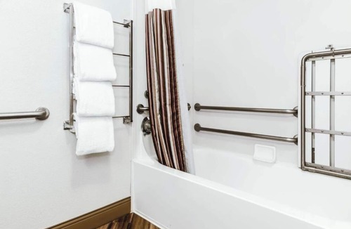 Guasti House | Better Choice For Your Vacation! Relaxing Unit, Minutes Away to Ontario Mills!