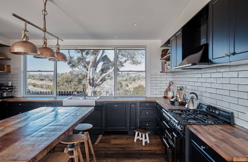 Black Mountain House | Betty - Black Mountain House