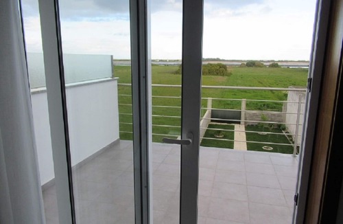 Gafanha do Carmo House | Between the countryside, the beach and the city.